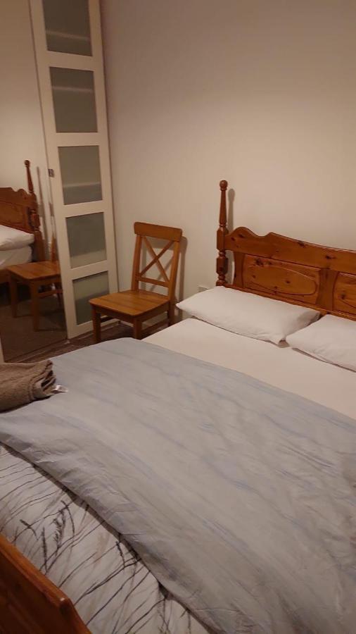 1St Gold Accommodation 埃尔沃斯 外观 照片